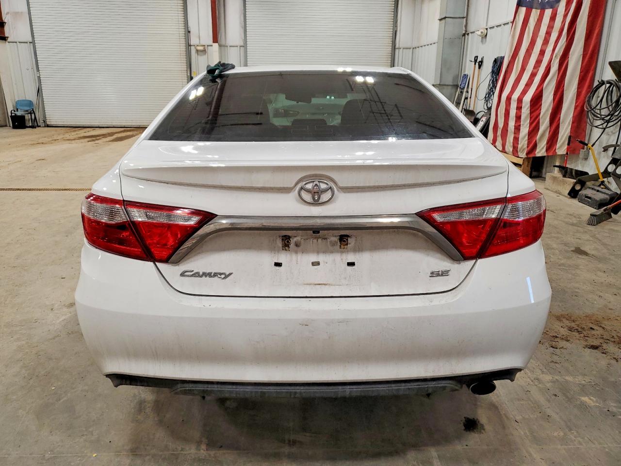 2017 TOYOTA CAMRY LE photo 6