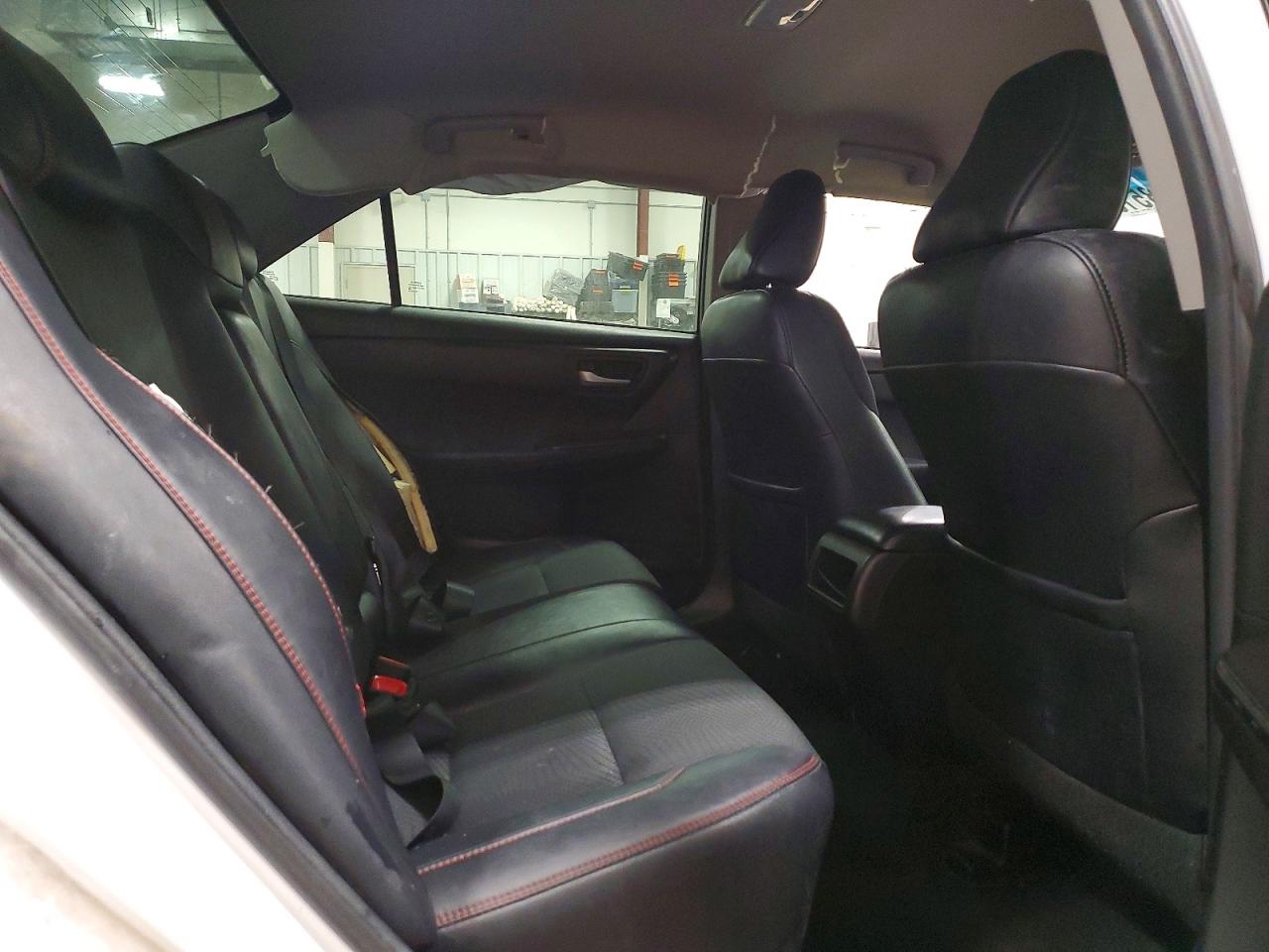 2017 TOYOTA CAMRY LE photo 10
