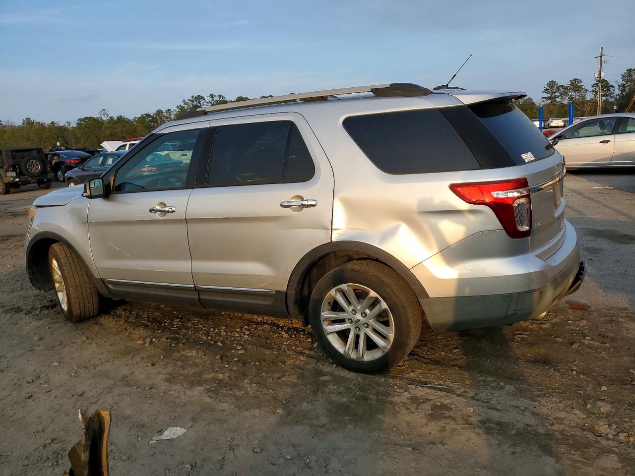2013 FORD EXPLORER XLT photo 2