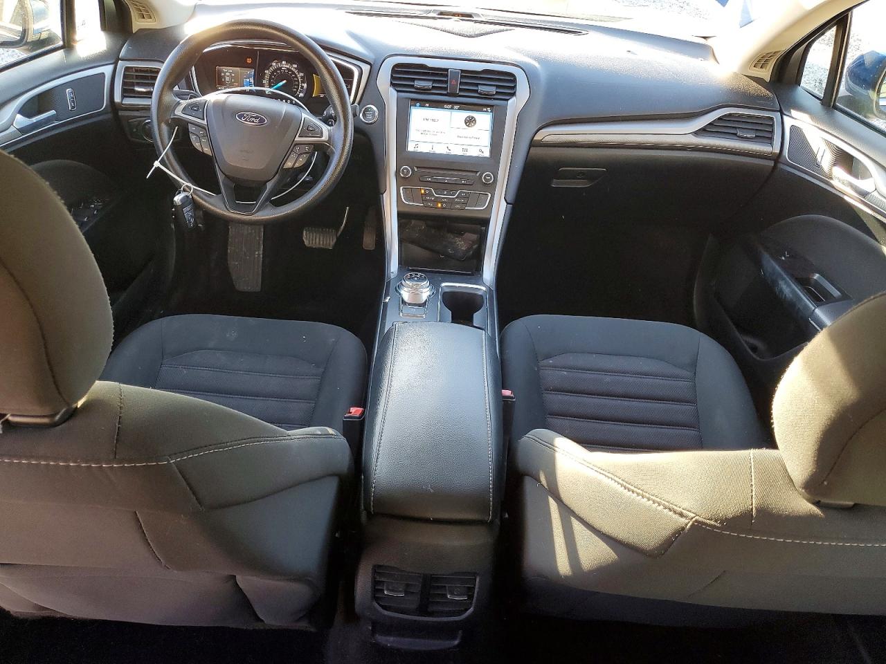 2017 FORD FUSION SE photo 8