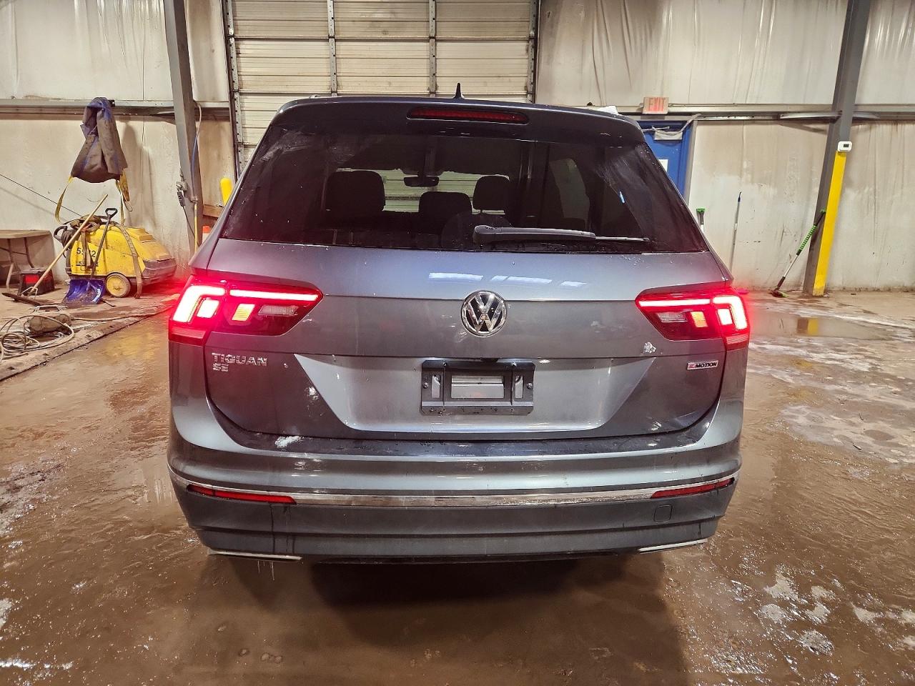 2021 VOLKSWAGEN TIGUAN SE photo 6