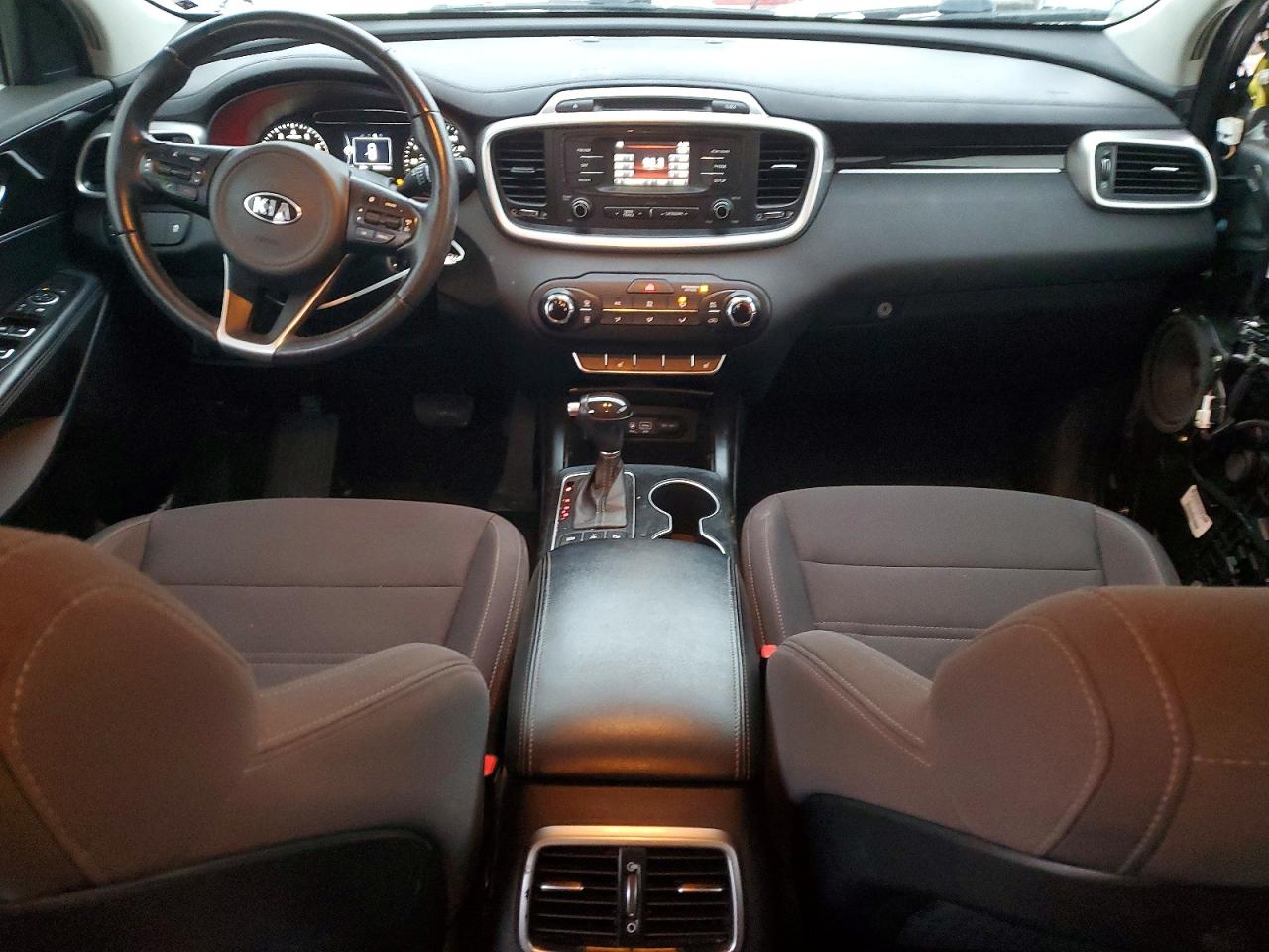 2016 KIA SORENTO LX photo 8