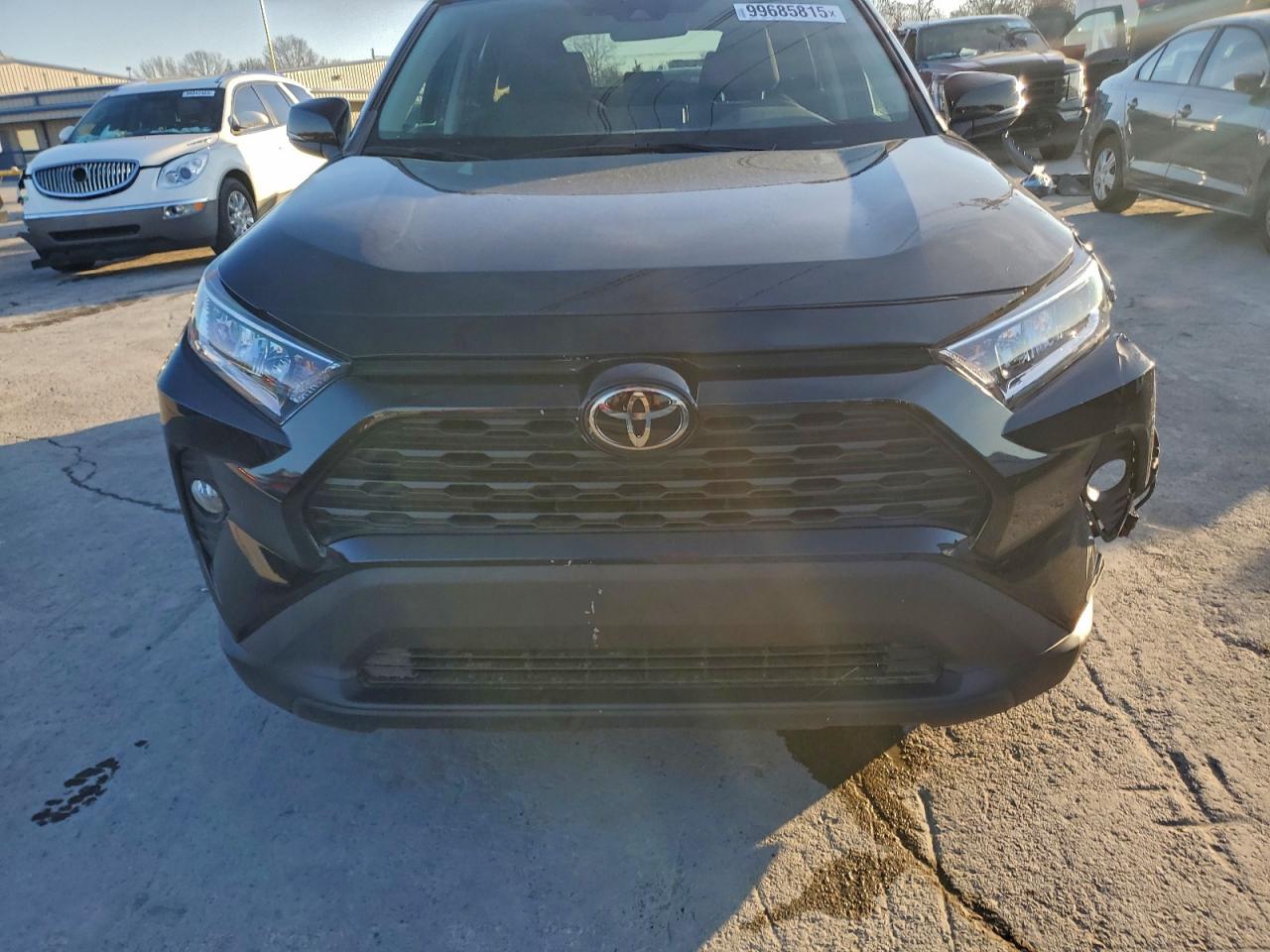 2021 TOYOTA RAV4 XLE photo 5