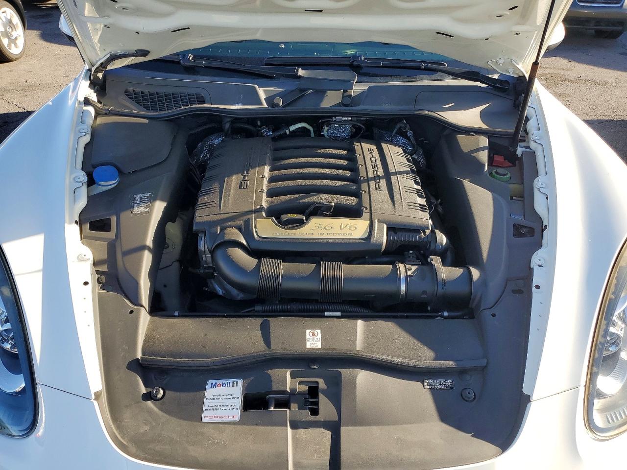 2011 PORSCHE CAYENNE photo 12