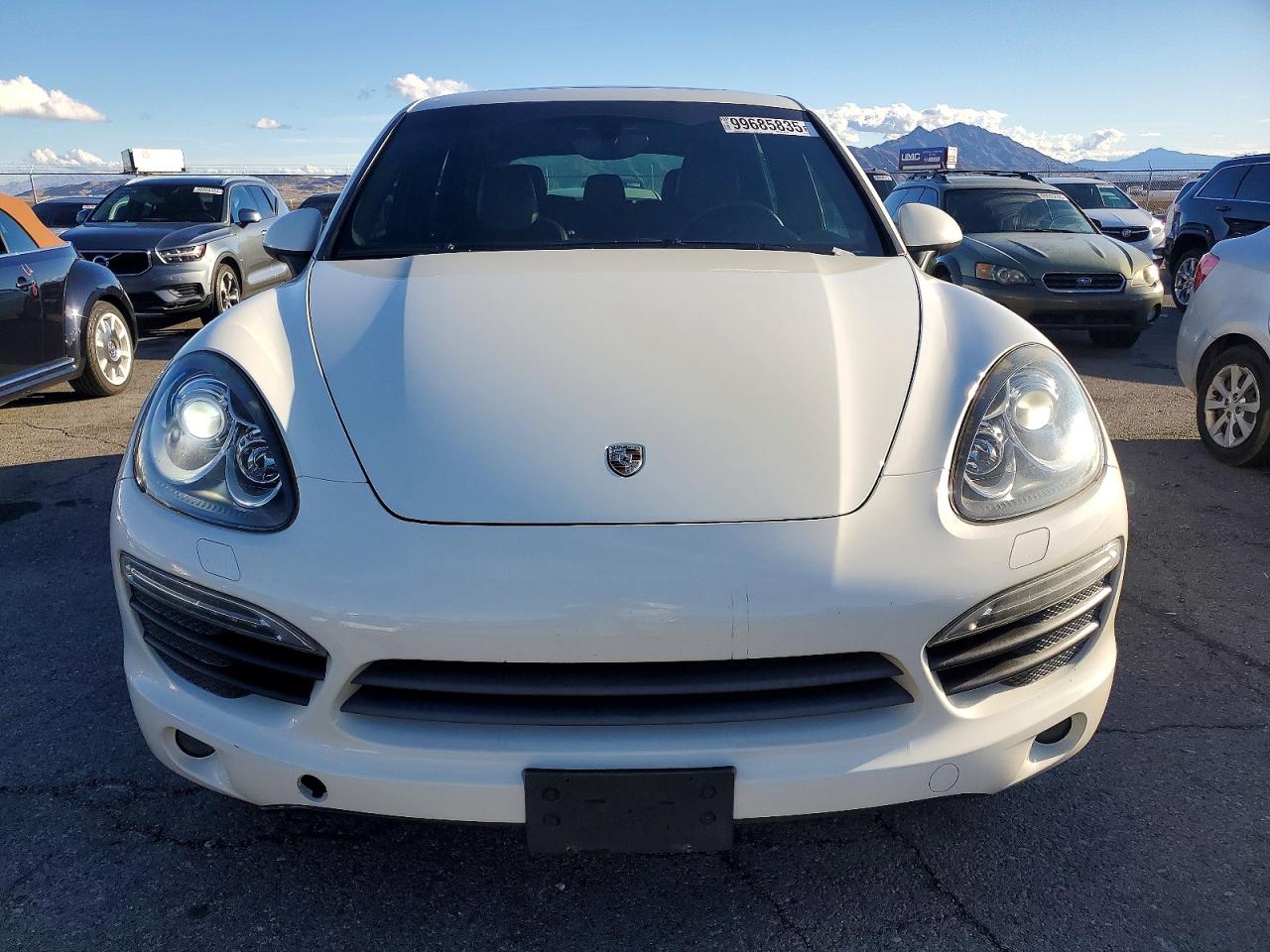 2011 PORSCHE CAYENNE photo 5