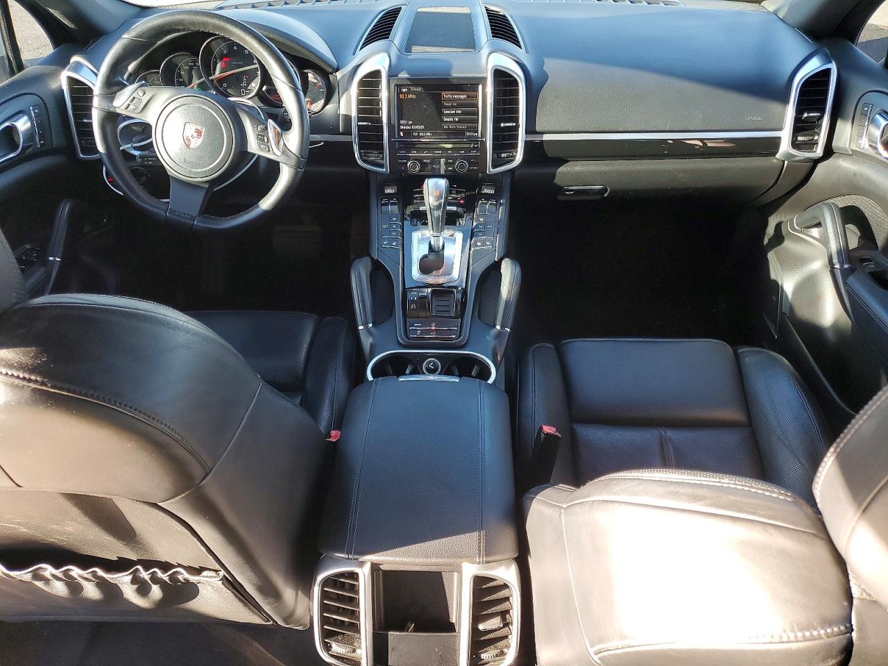 2011 PORSCHE CAYENNE photo 8