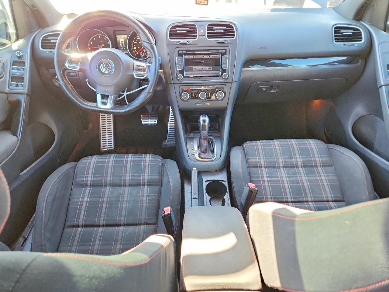 2012 VOLKSWAGEN GTI photo 8
