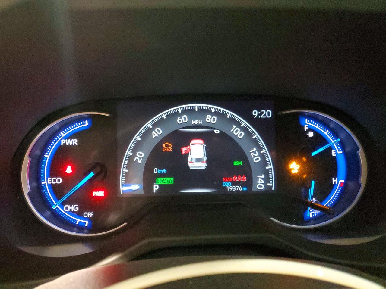2024 TOYOTA RAV4 XLE photo 9