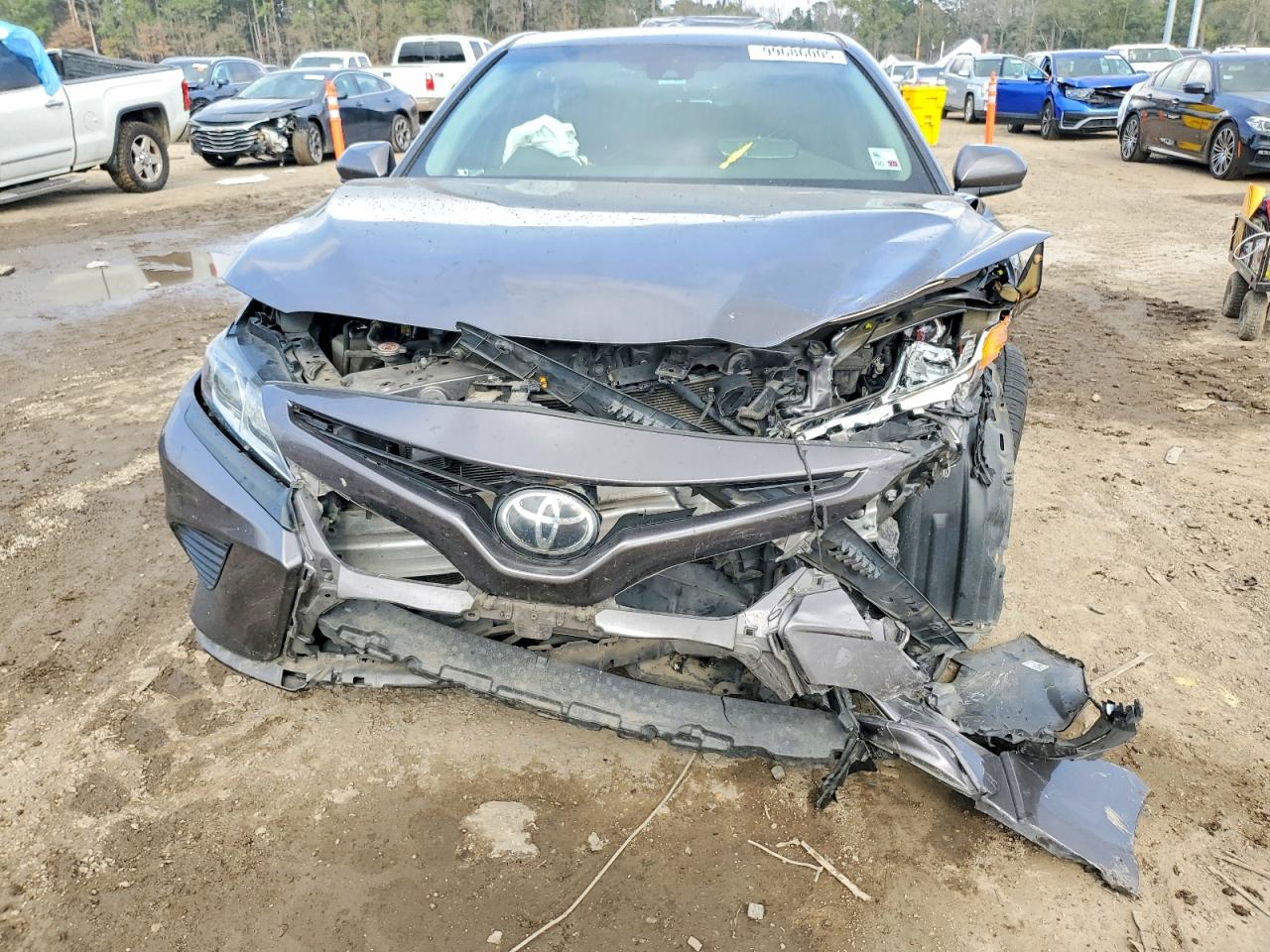 2020 TOYOTA CAMRY SE photo 5