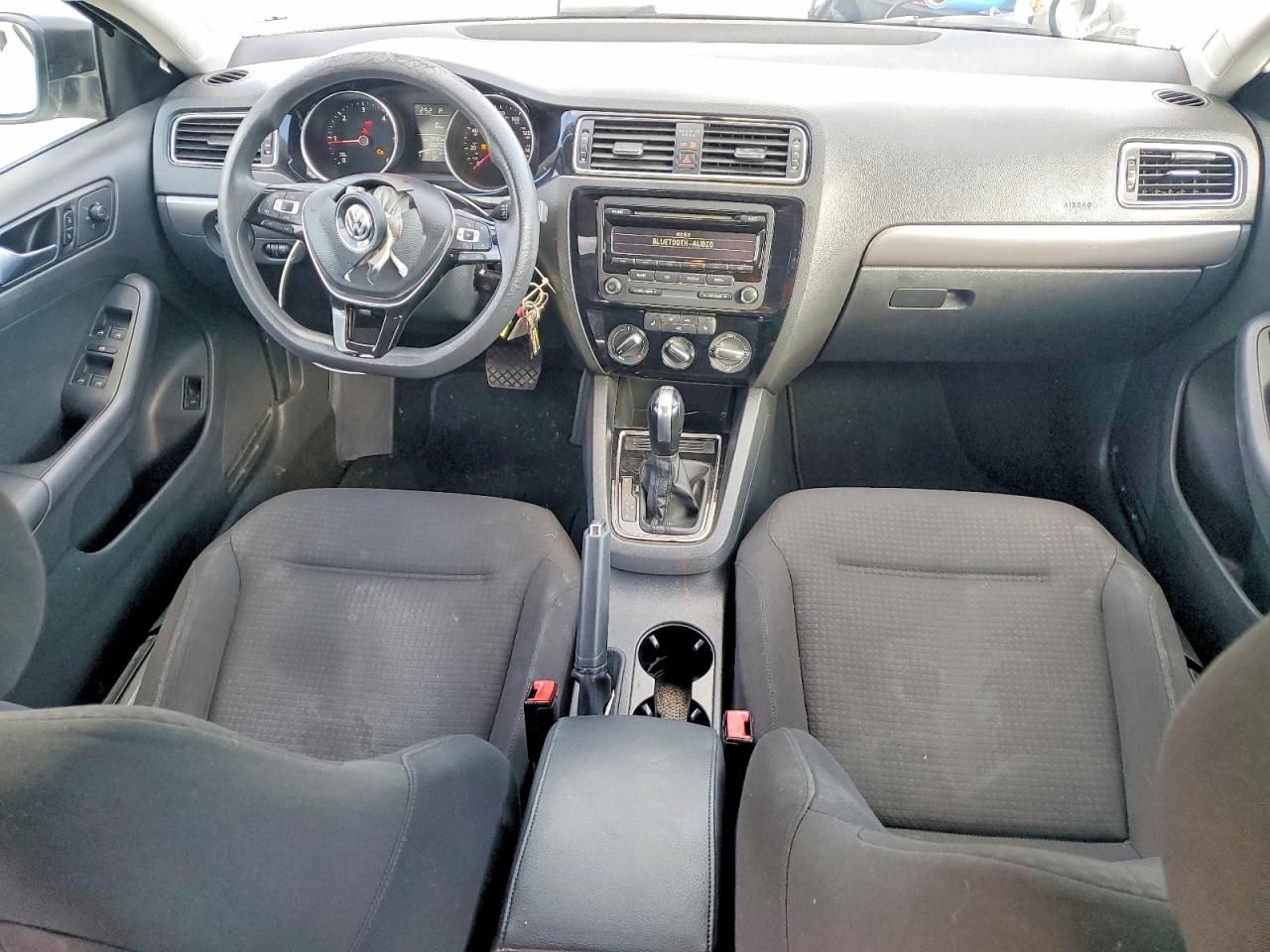 2015 VOLKSWAGEN JETTA TDI photo 8