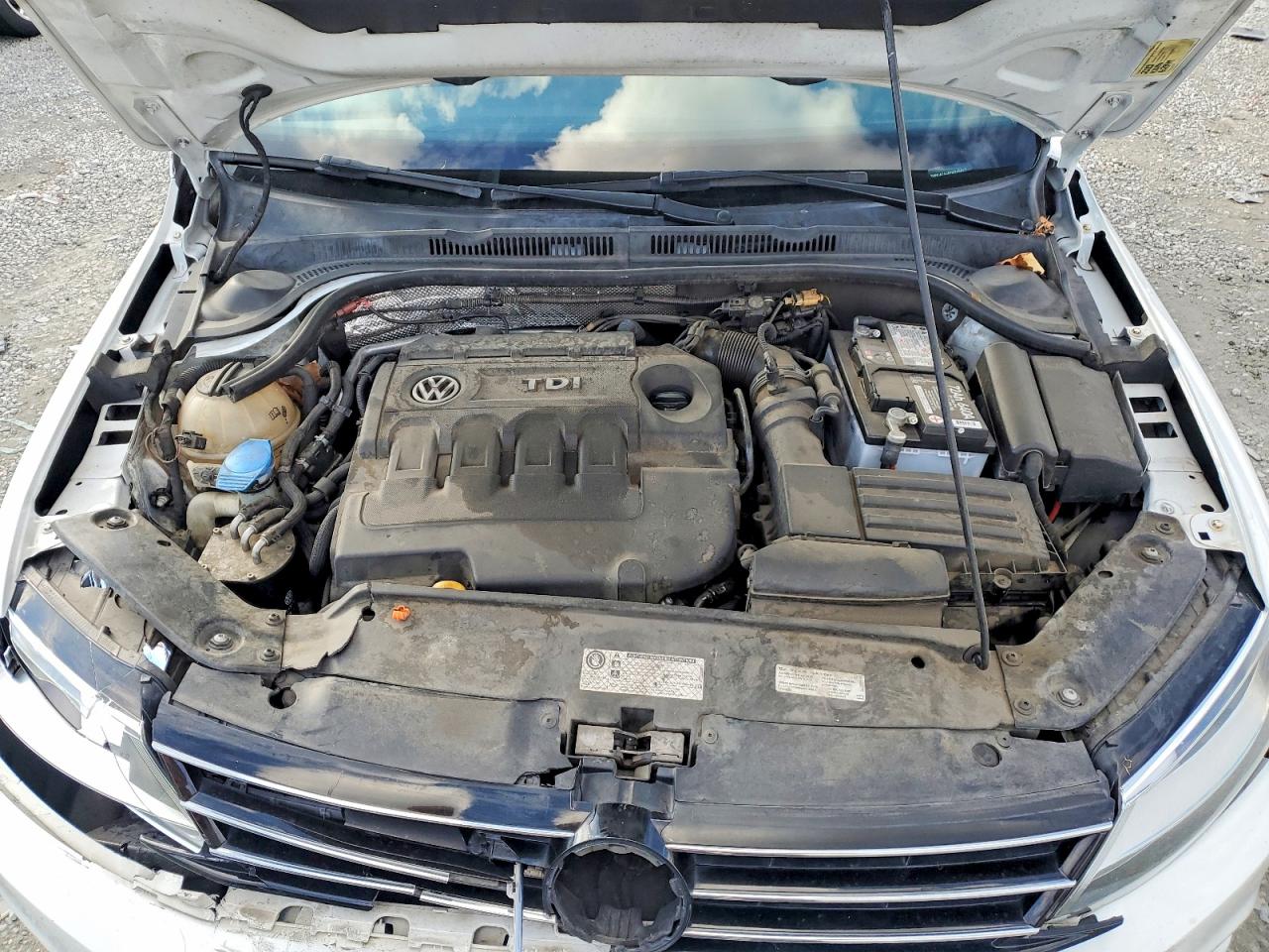 2015 VOLKSWAGEN JETTA TDI photo 11