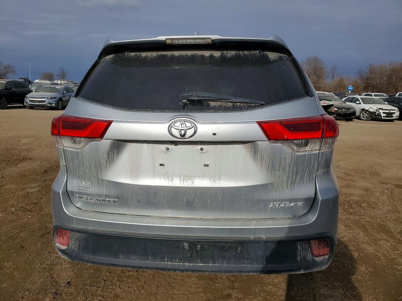 2018 TOYOTA HIGHLANDER SE photo 6