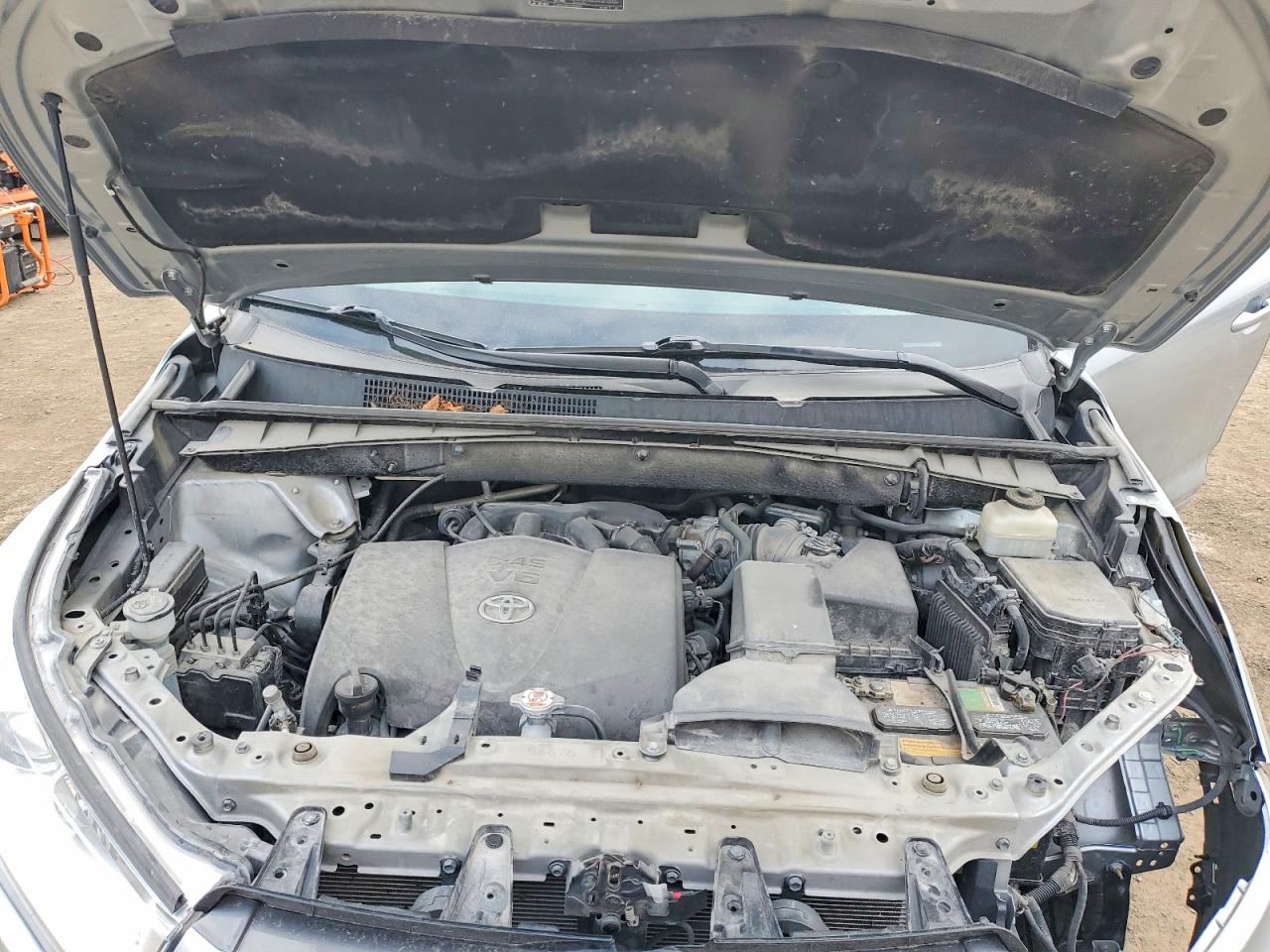 2018 TOYOTA HIGHLANDER SE photo 12