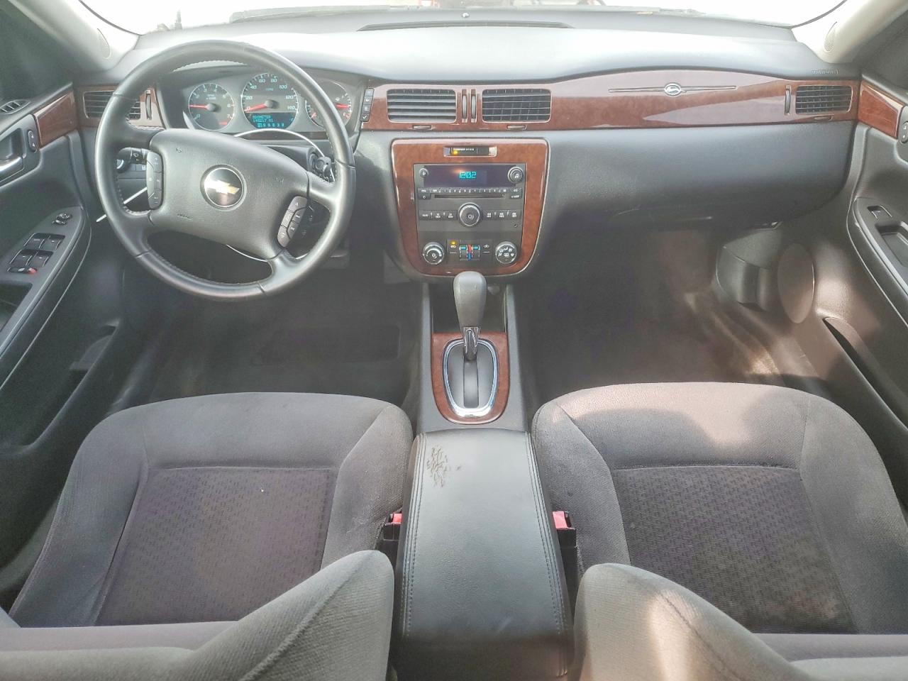 2010 CHEVROLET IMPALA LT photo 8