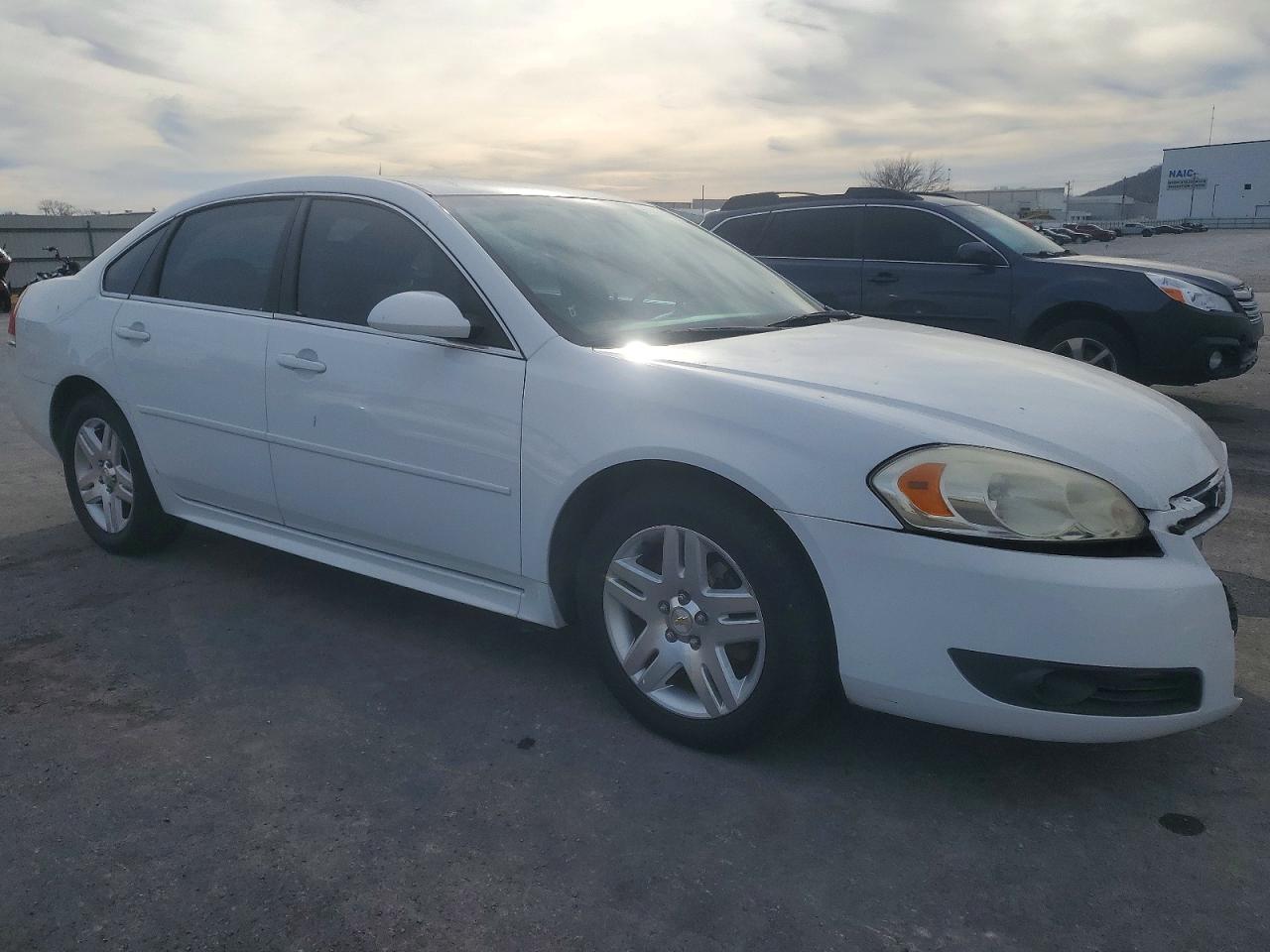 2010 CHEVROLET IMPALA LT photo 4