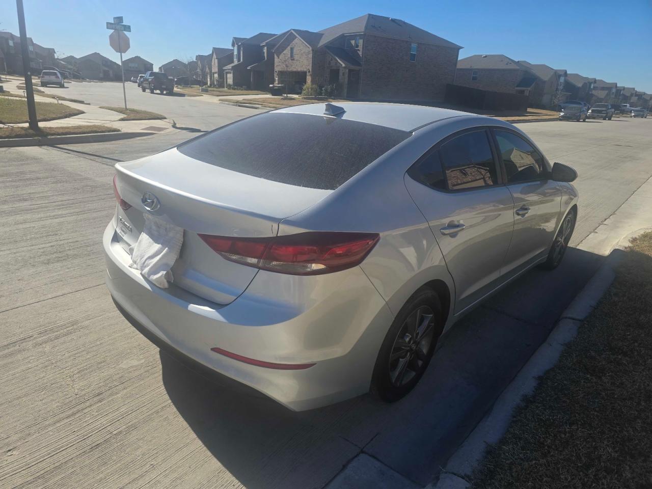2018 HYUNDAI ELANTRA SEL photo 4