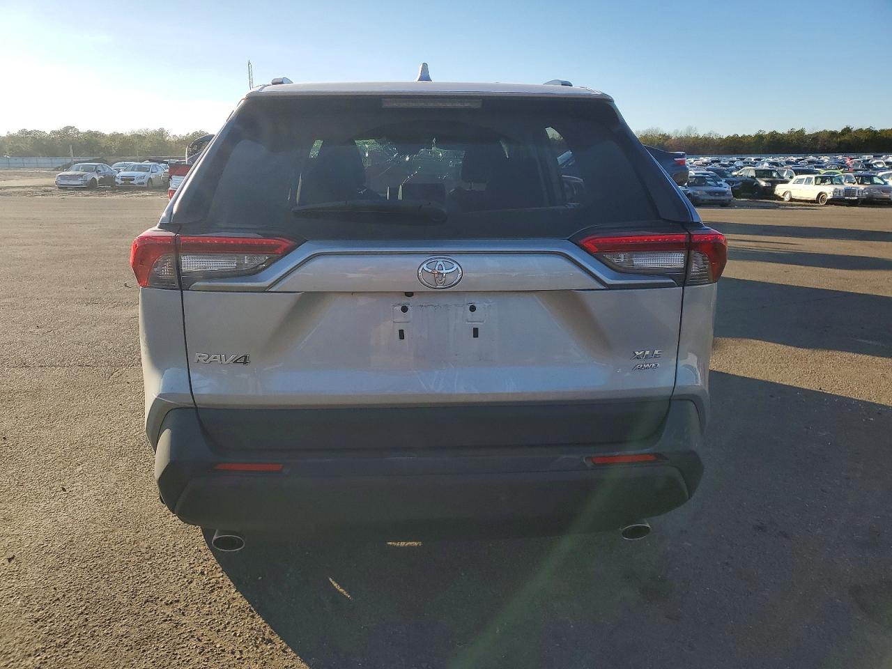 2025 TOYOTA RAV4 XLE PREMIUM photo 6