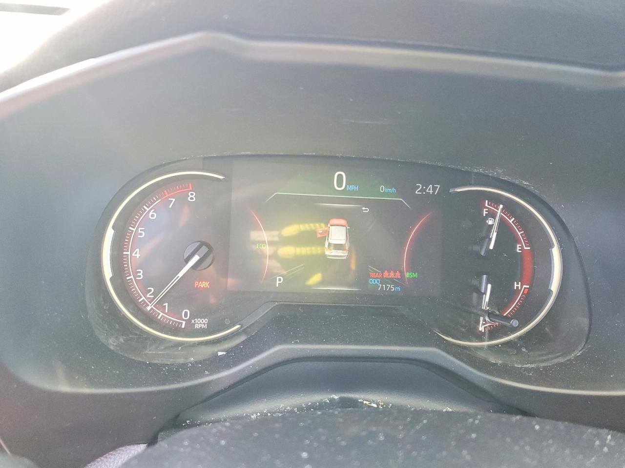 2025 TOYOTA RAV4 XLE PREMIUM photo 9