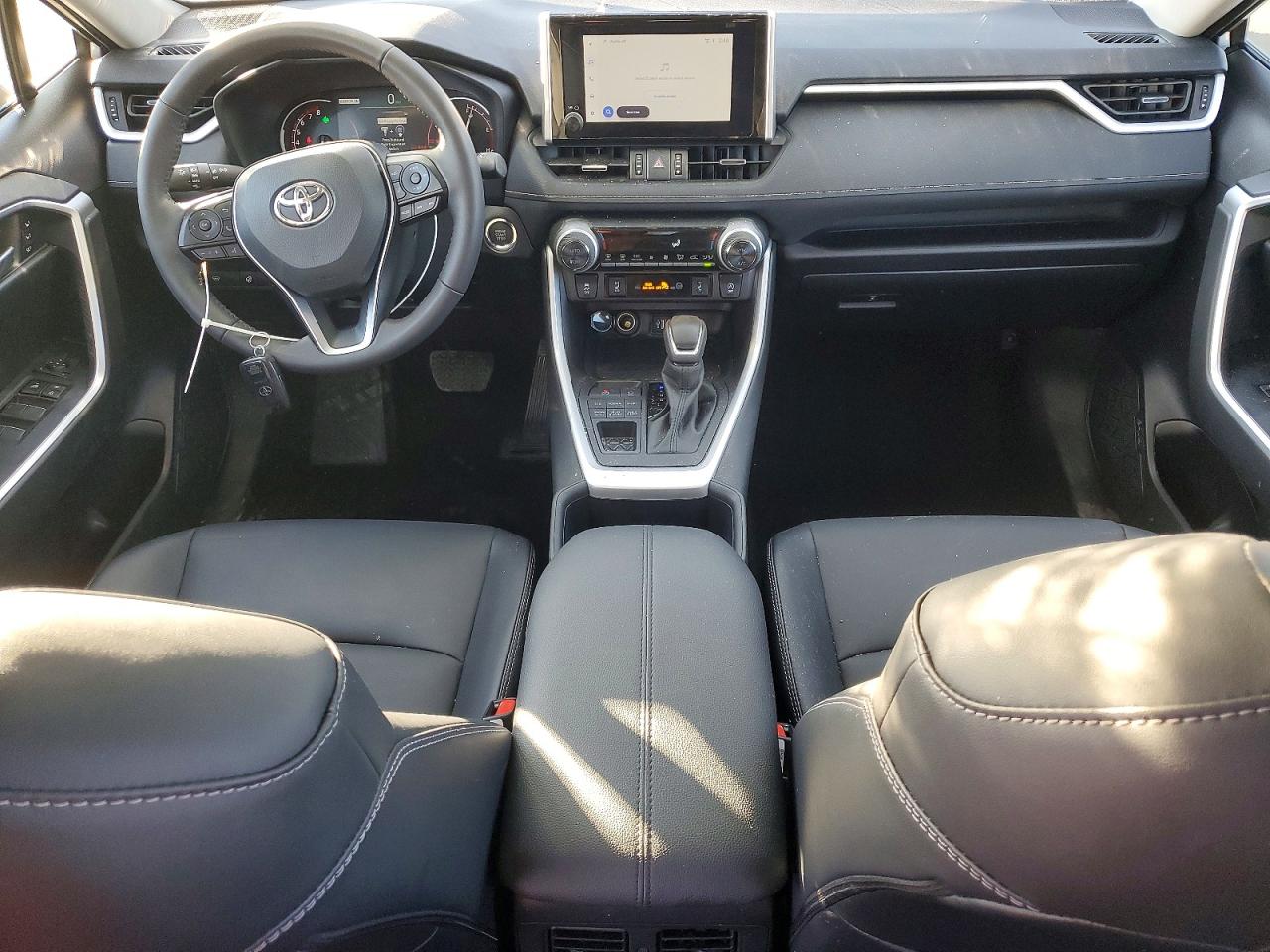 2025 TOYOTA RAV4 XLE PREMIUM photo 8