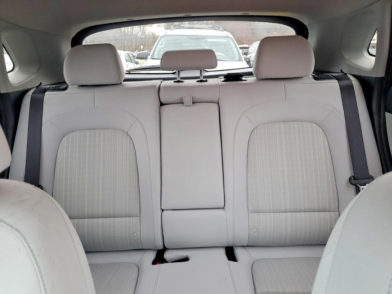 2022 HYUNDAI KONA SEL photo 10