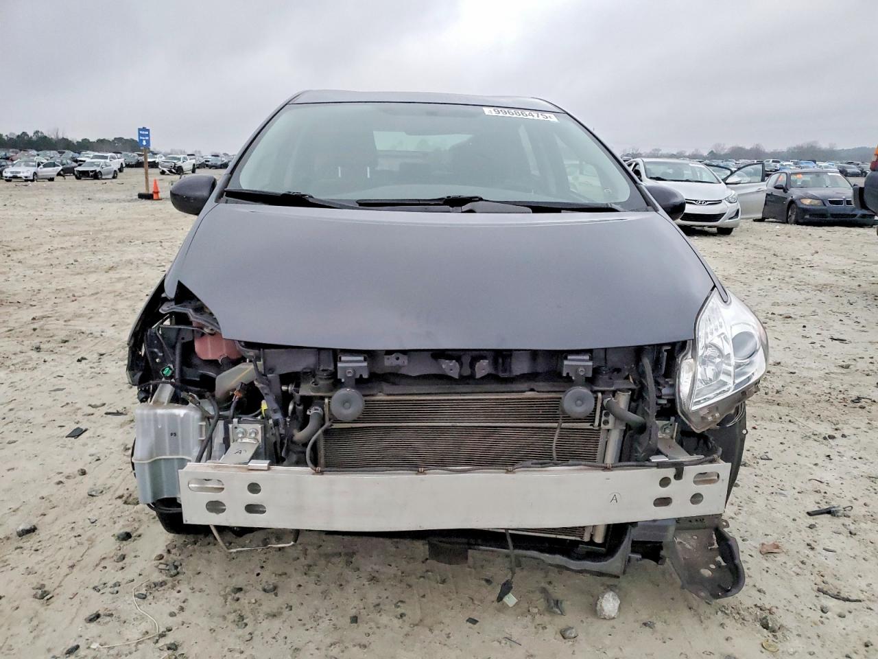 2013 TOYOTA PRIUS photo 9