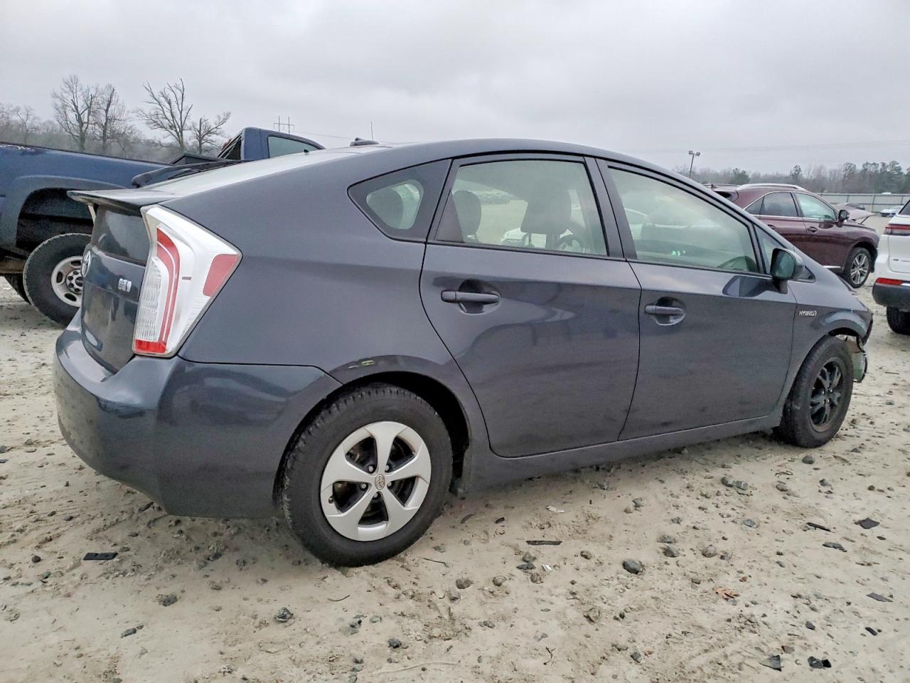 2013 TOYOTA PRIUS photo 5
