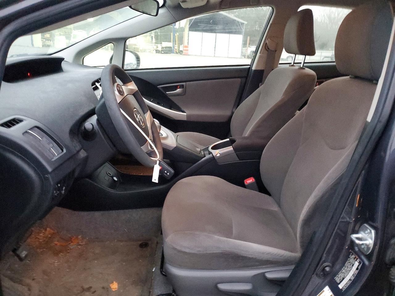 2013 TOYOTA PRIUS photo 13