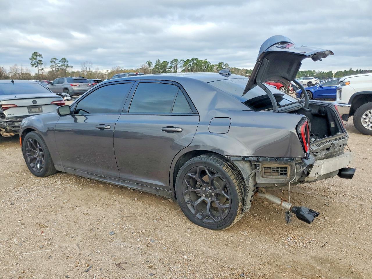 2019 CHRYSLER 300 S photo 2