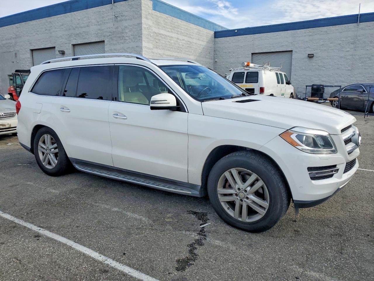 2015 MERCEDES-BENZ GL 450 4MATIC photo 4
