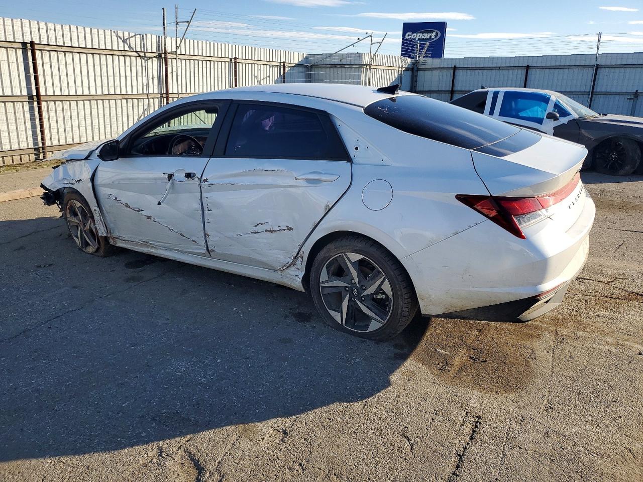 2023 HYUNDAI ELANTRA SEL photo 2