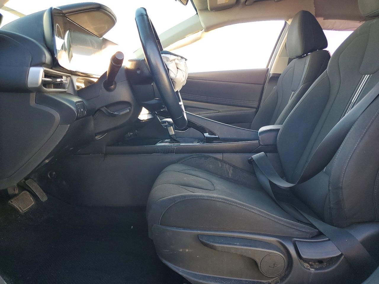 2023 HYUNDAI ELANTRA SEL photo 7