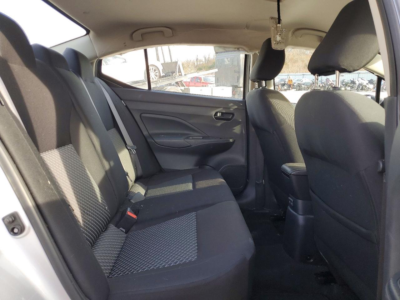 2021 NISSAN VERSA S photo 19