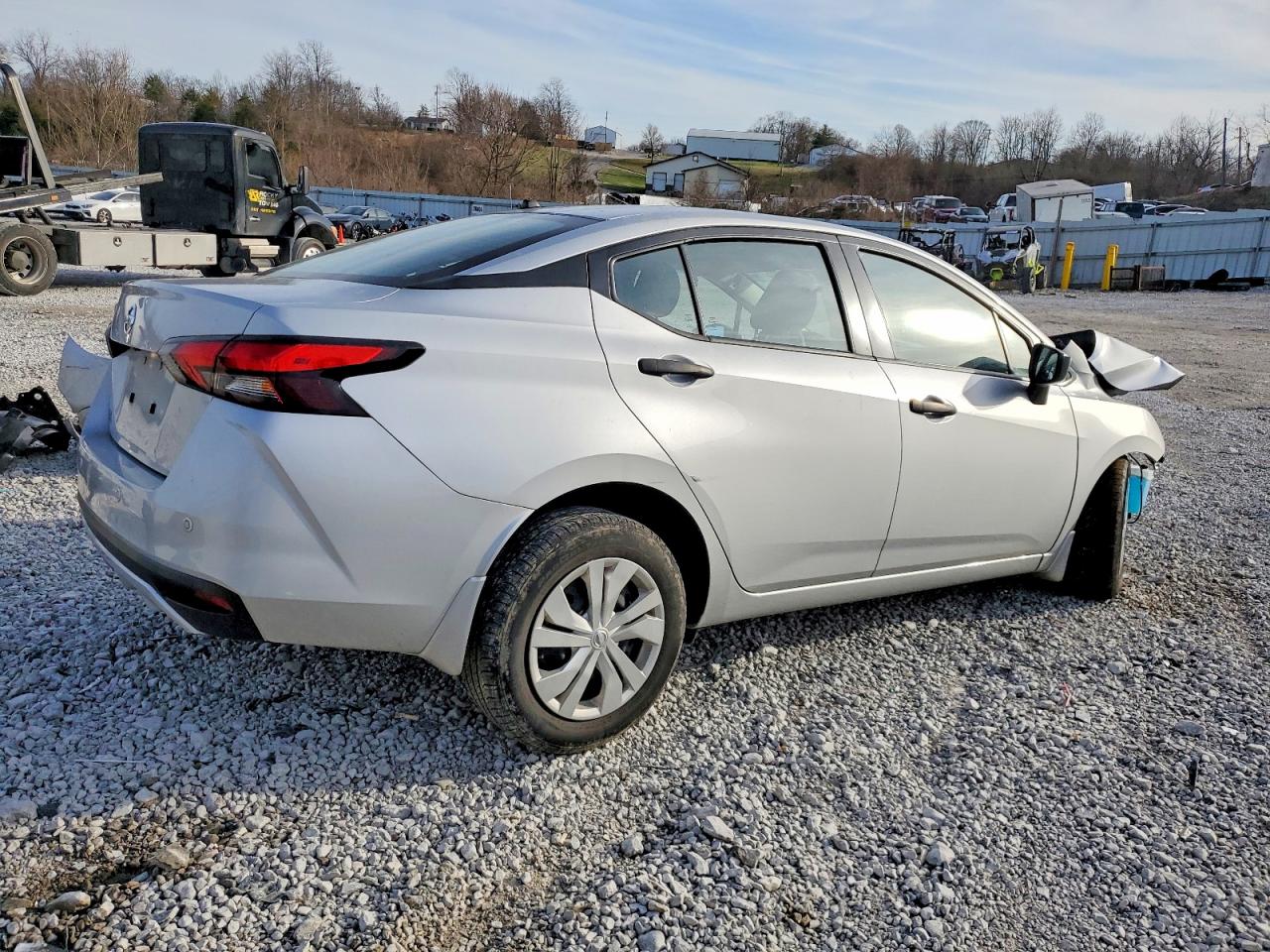 2021 NISSAN VERSA S photo 5
