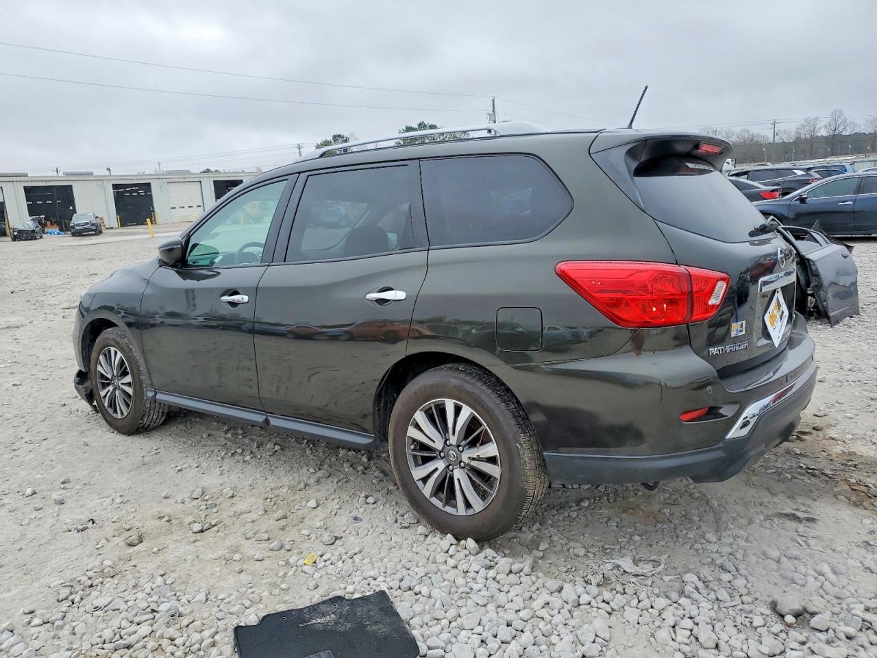 2017 NISSAN PATHFINDER S photo 3