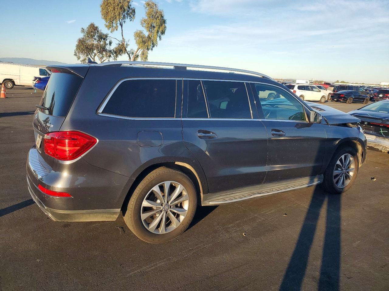 2014 MERCEDES-BENZ GL 450 4MATIC photo 3