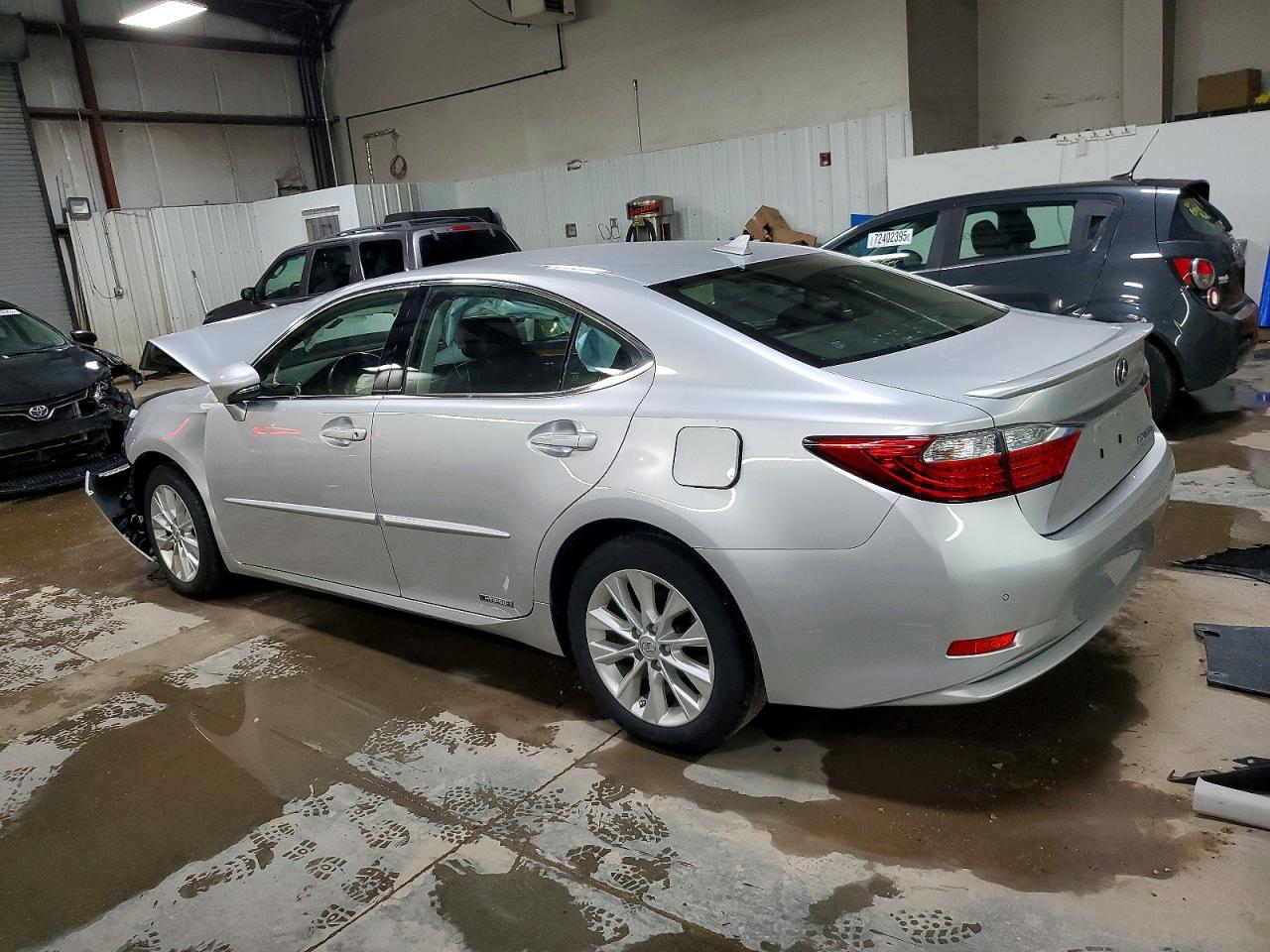 2013 LEXUS ES 300H photo 2