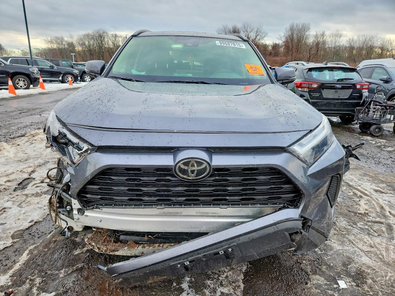 2025 TOYOTA RAV4 XLE photo 5