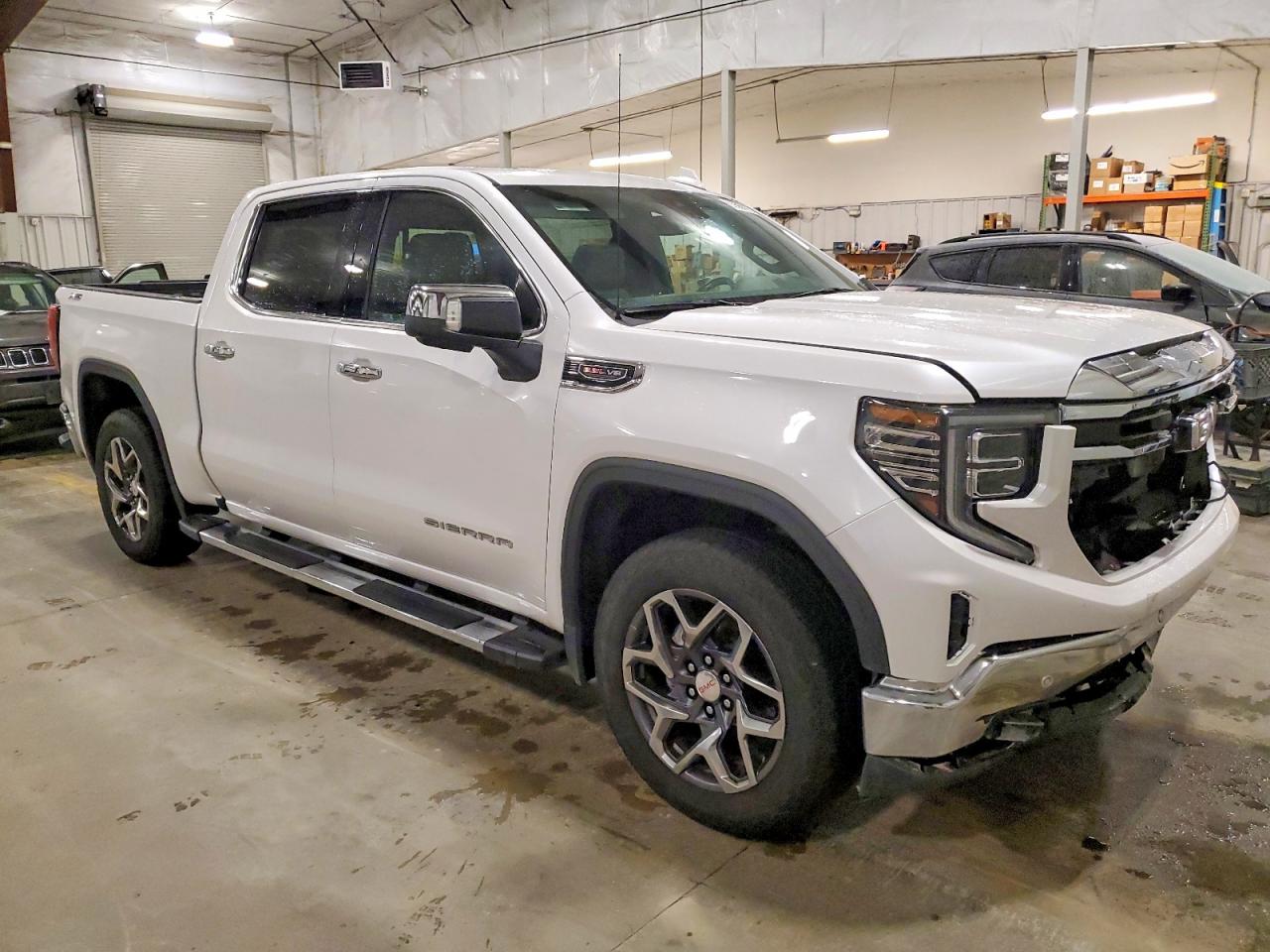 2025 GMC SIERRA K1500 SLT photo 4