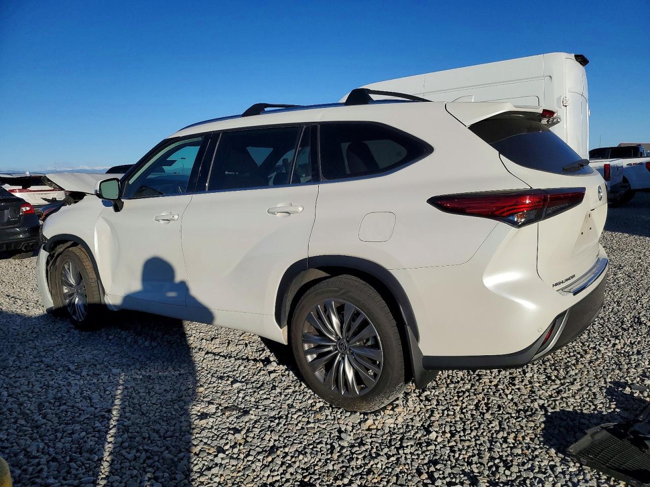 2020 TOYOTA HIGHLANDER PLATINUM photo 2
