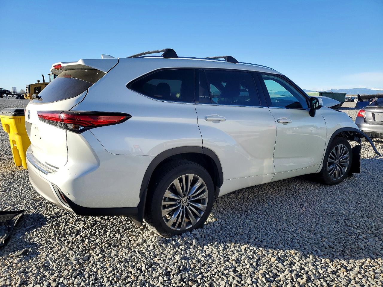 2020 TOYOTA HIGHLANDER PLATINUM photo 3