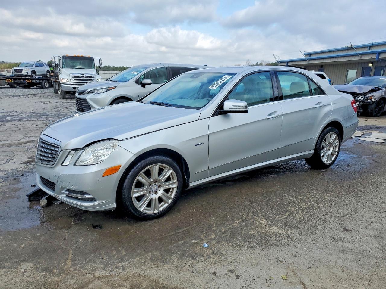 2012 MERCEDES-BENZ E