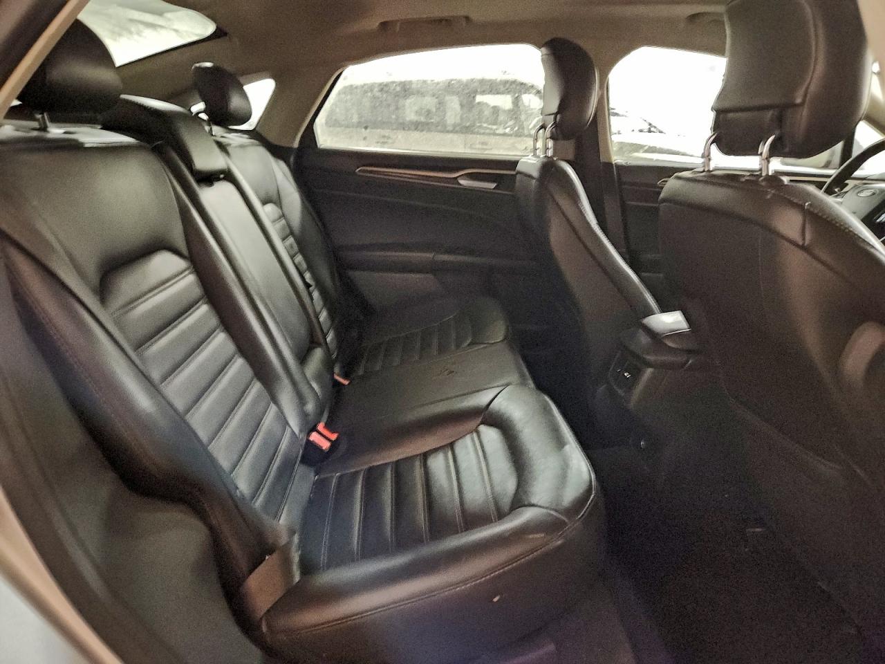 2015 FORD FUSION SE photo 10