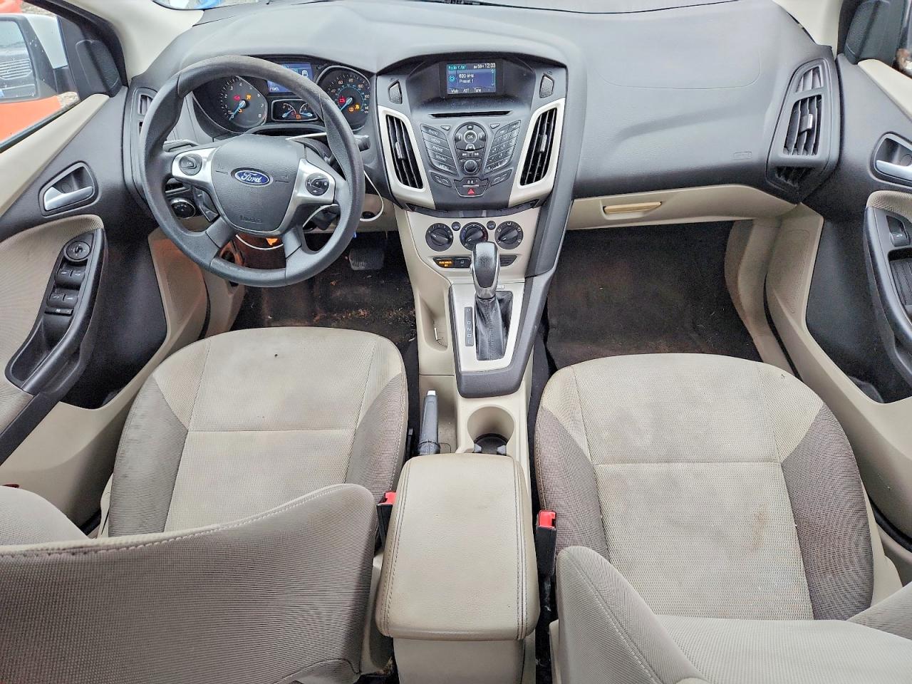 2014 FORD FOCUS SE photo 8
