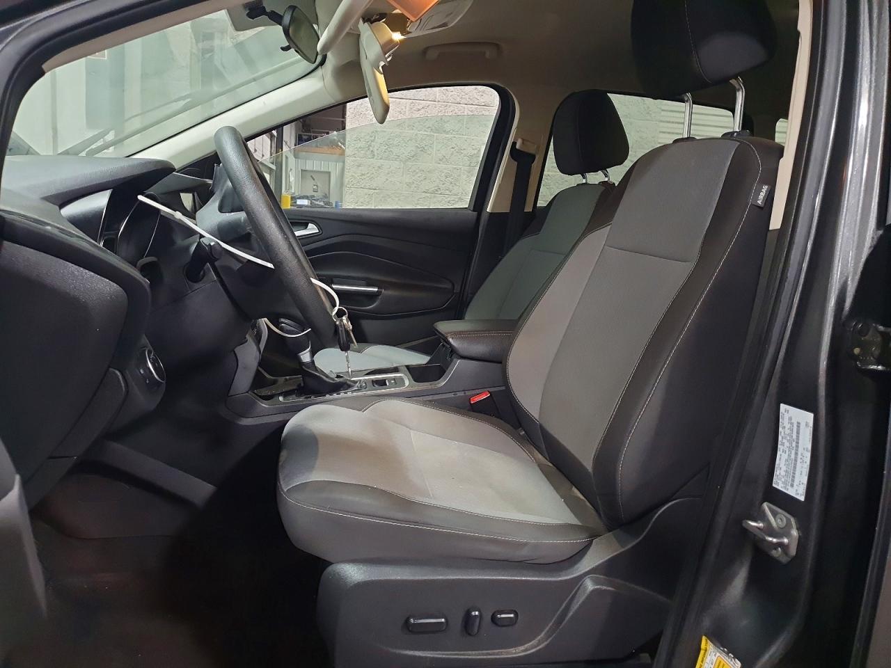 2017 FORD ESCAPE SE photo 7