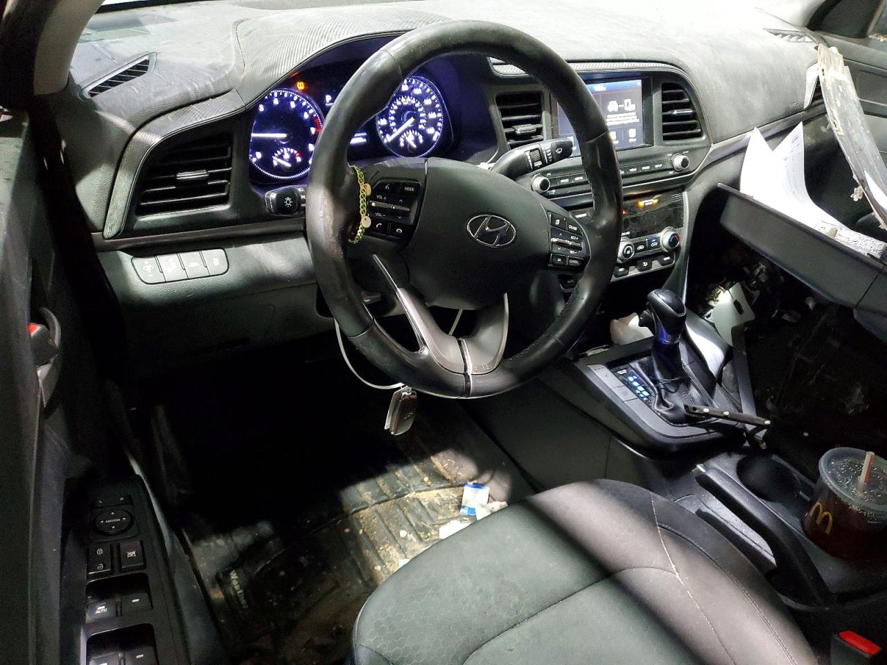 2019 HYUNDAI ELANTRA SEL photo 8