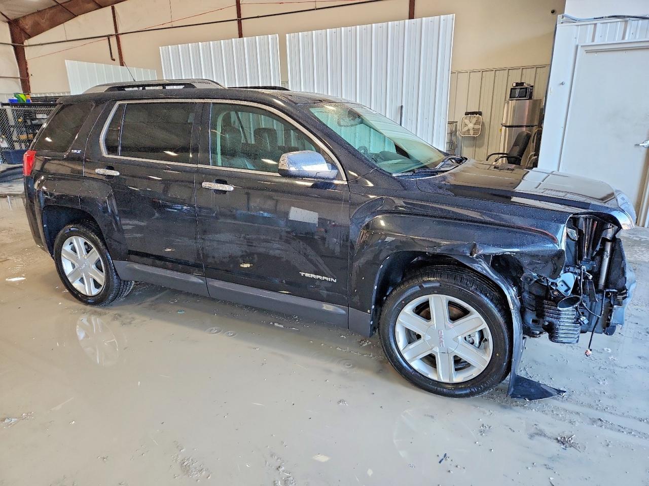 2011 GMC TERRAIN SLT photo 4