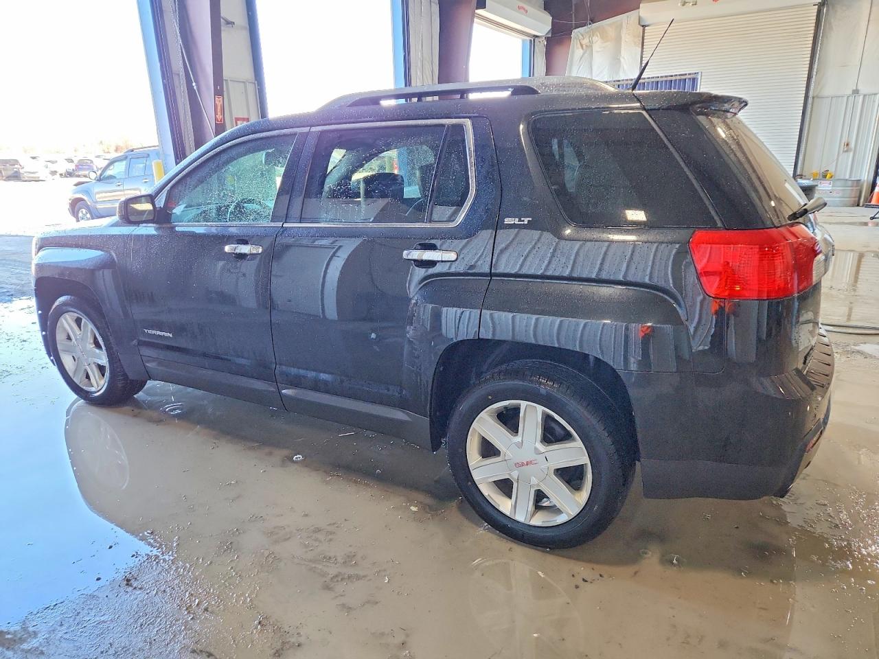 2011 GMC TERRAIN SLT photo 2