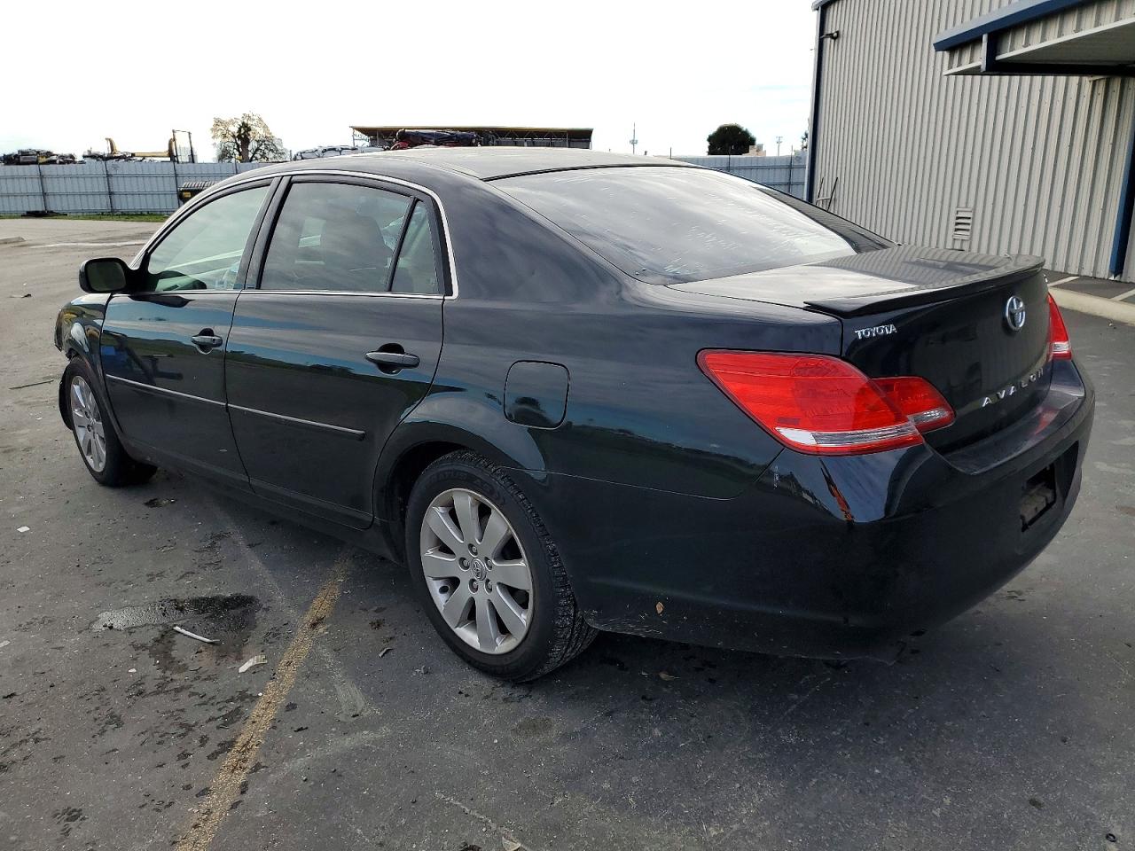 2006 TOYOTA AVALON XL photo 2
