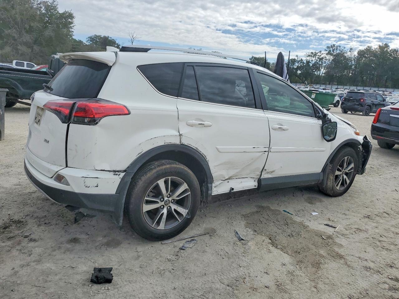 2018 TOYOTA RAV4 ADVENTURE photo 3