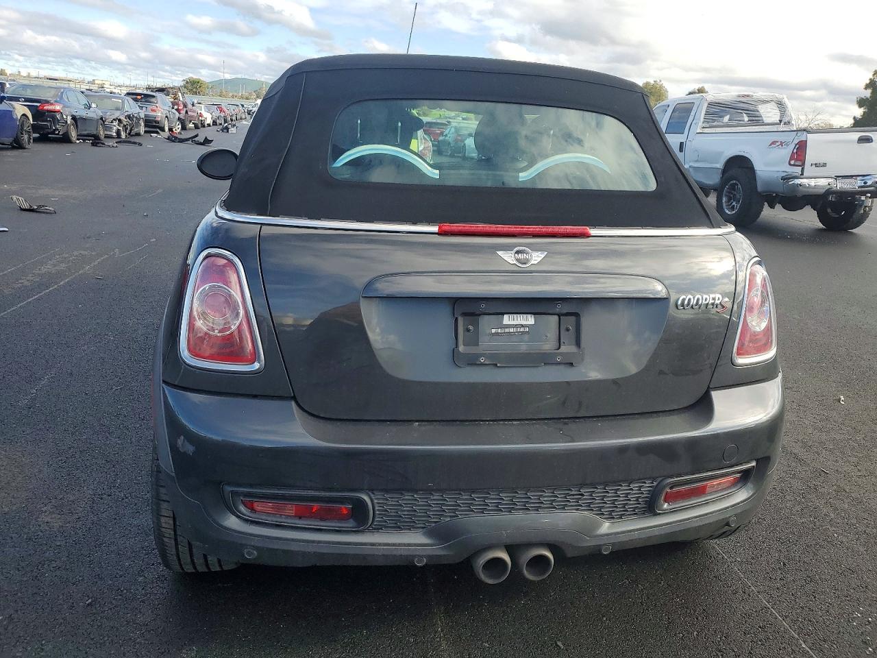 2014 MINI COOPER S photo 6